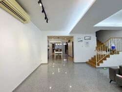 Sennett Estate (D13), Terrace #568185621